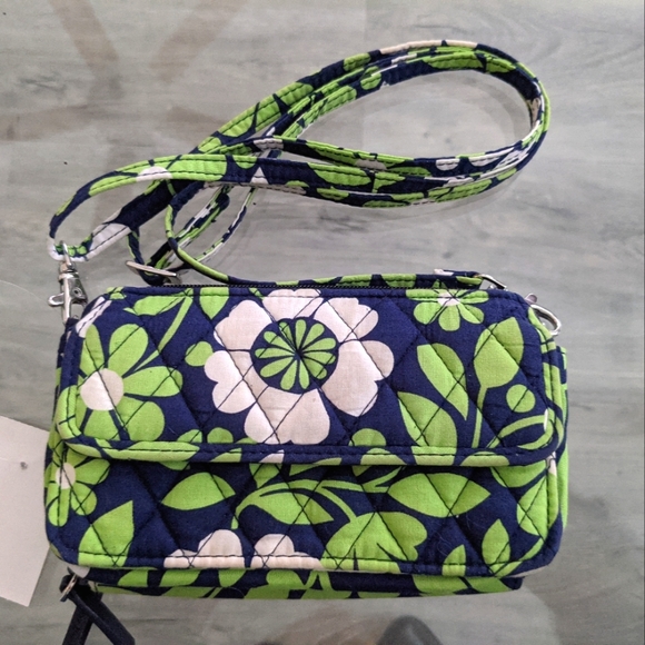 Vera Bradley Handbags - EUC Vera Bradley Retired Lucky You Wallet w Wristlet & Adj Crossbody Straps